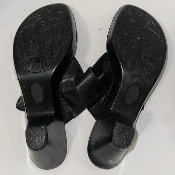 bõøc b.o.c Born Concepts Women’s leather flower flip flops sandals - Picture 12 of 12